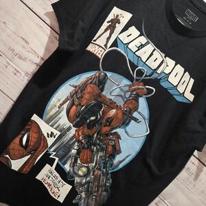 NWOT‎ Marvel Deadpool Superhero Action Movie Graphic Tshirt Men's Medium Comic